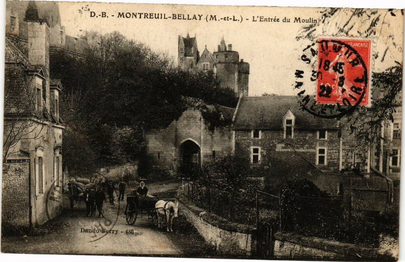 Carte postale ancienne Montreuil-Bellay - L'Entrée du Moulin à Montreuil-Bellay
