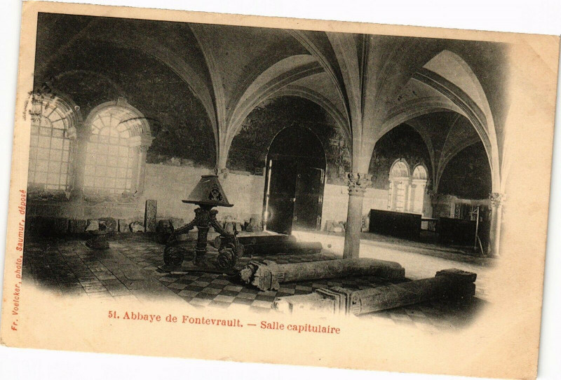 Carte postale ancienne Abbaye de Fontevrault - Salle capitulaire
