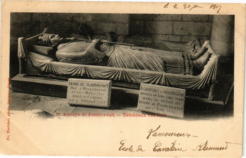 Carte postale ancienne Abbaye de Fontevrault - Tombeaux des Rois