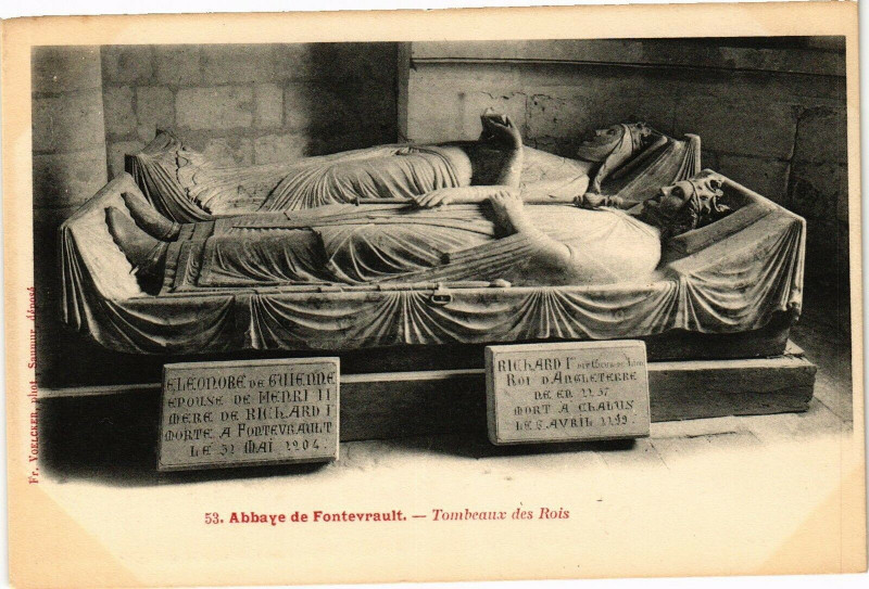 Carte postale ancienne Abbaye de Fontevrault - Tombeaux des Rois