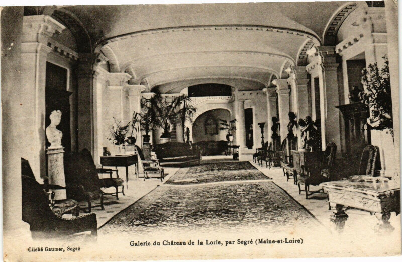 Carte postale ancienne Galerie du Chateau de la Loire par Segre (Maine-et-Loire) à Loiré