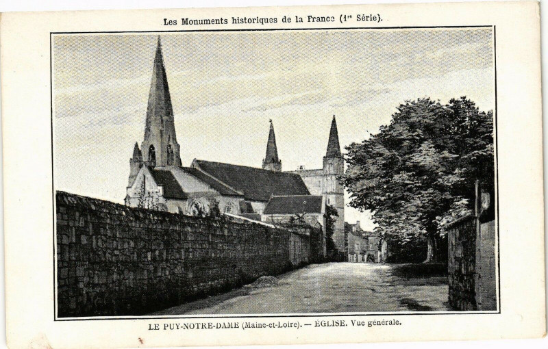 Carte postale ancienne Le Puy-N.-D. (Maine-et-Loire) - Eglise-Vue générale
