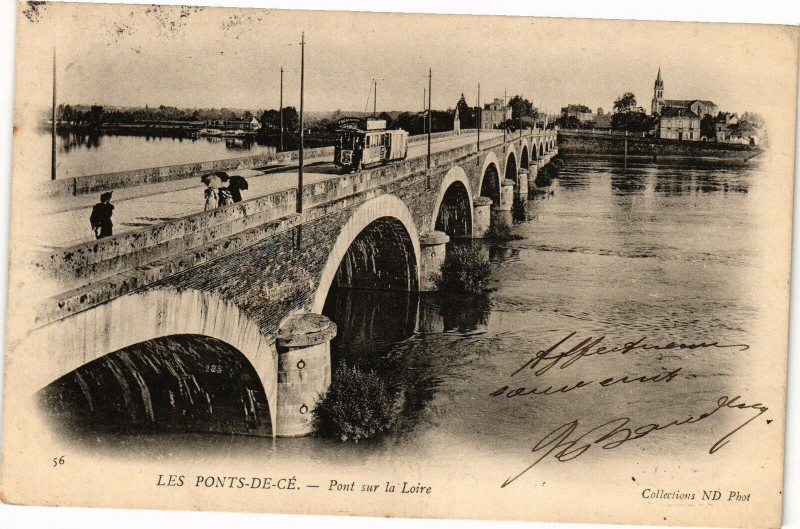 Carte postale ancienne Ponts-de-Ce - Pont sur la Loire à Loiré