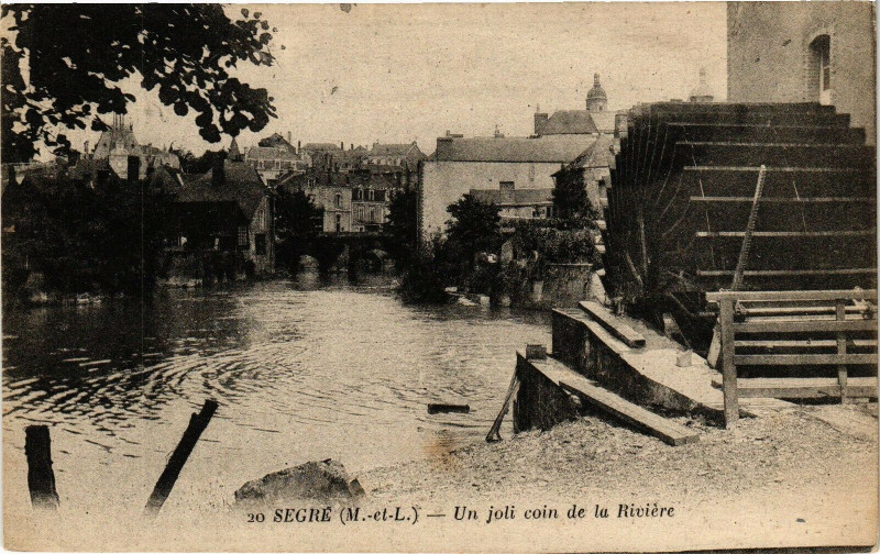 Carte postale ancienne Segre - Un joli coin de la Riviere