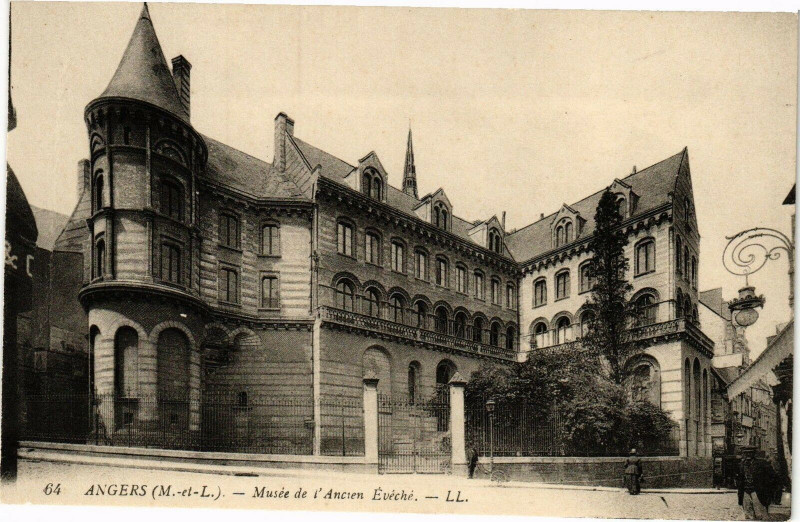 Carte postale ancienne Angers - Musée de l'Ancien Eveche à Angers
