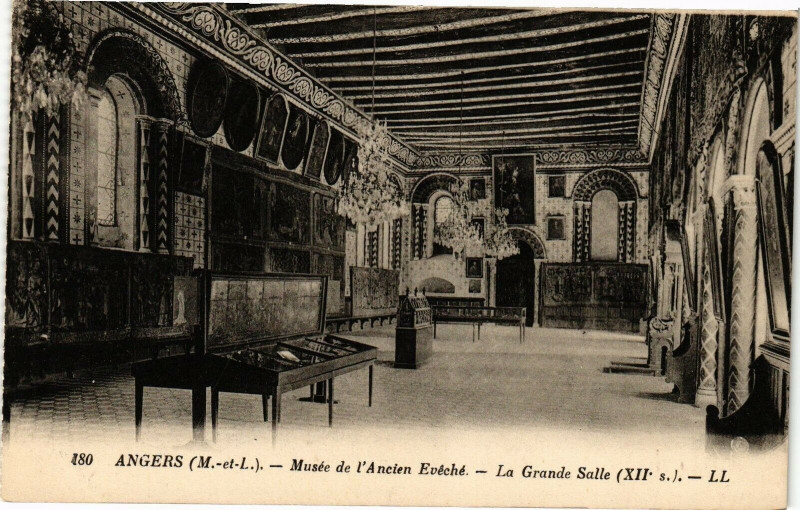 Carte postale ancienne Angers - Musée de L'Ancien Eveche-La Grande Salle à Angers