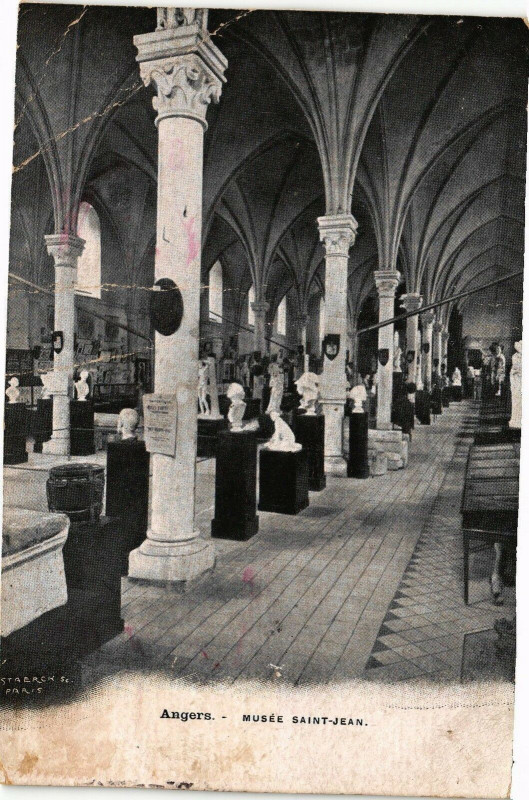 Carte postale ancienne Angers - Musée Saint-Jean à Angers