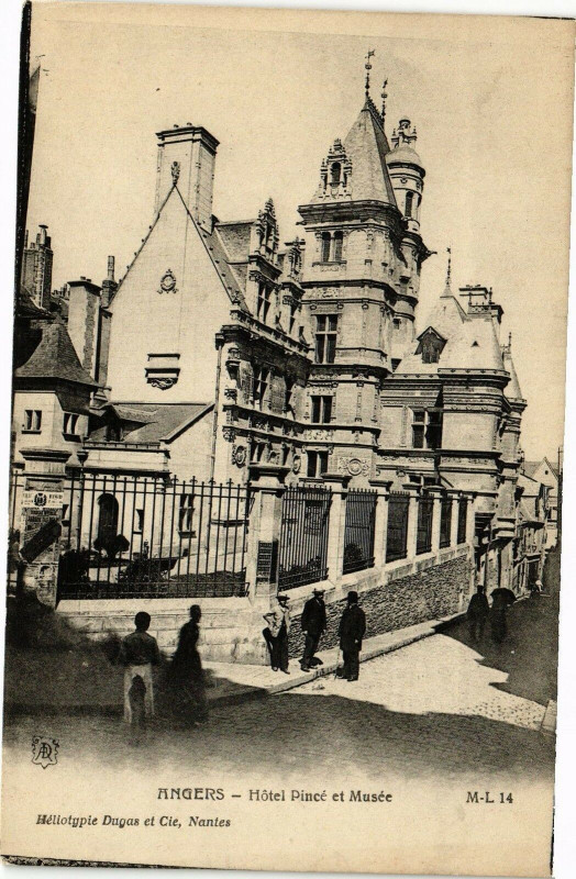 Carte postale ancienne Angers - Hotel Pince et Musée à Angers