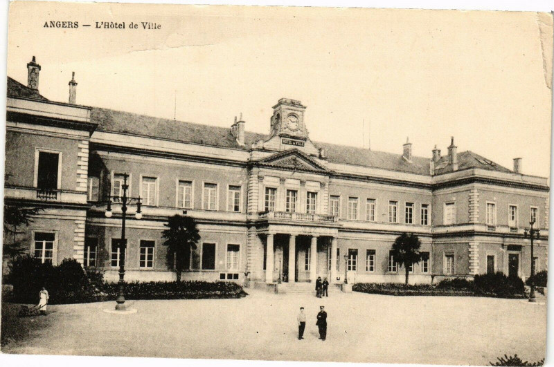 Carte postale ancienne Angers - L'Hotel de Ville à Angers