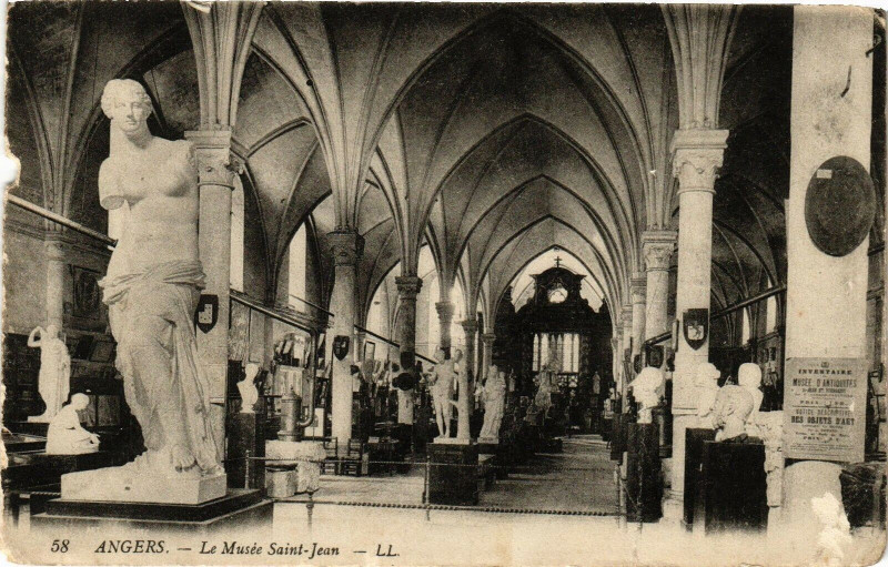 Carte postale ancienne Angers - La Musée Saint-Jean à Angers