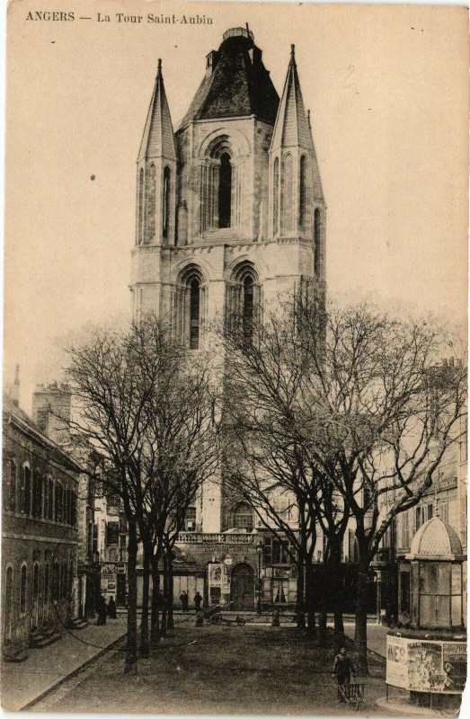 Carte postale ancienne Angers - La Tour Saint-Aubin à Angers
