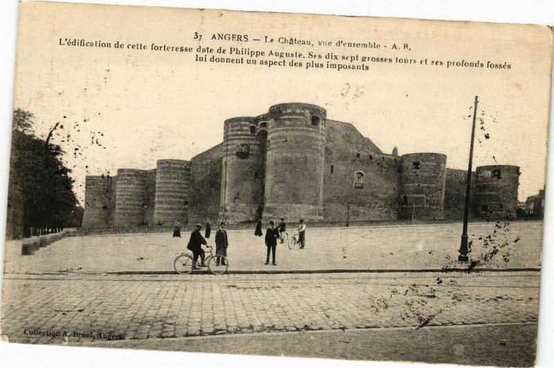 Carte postale ancienne Angers - Le Chateau vue d'ensemble - L'edification de cette à Angers