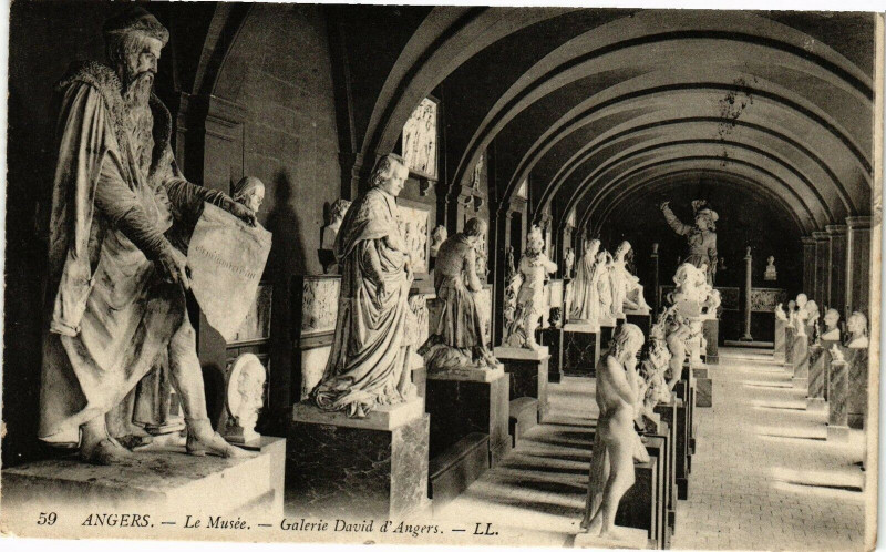 Carte postale ancienne Angers - Le Musée - Galerie Daid d'Angers à Angers