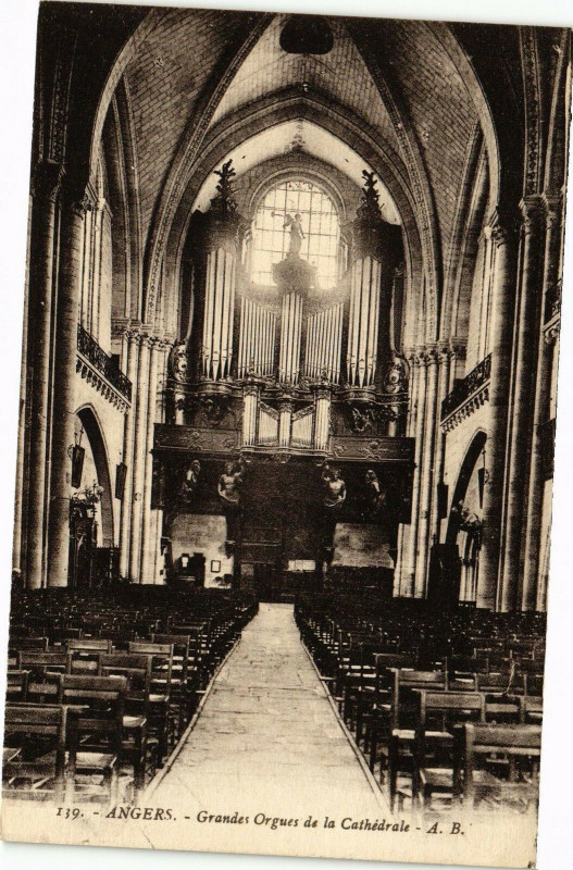 Carte postale ancienne Angers - Grandes Orgues de la Cathédrale à Angers