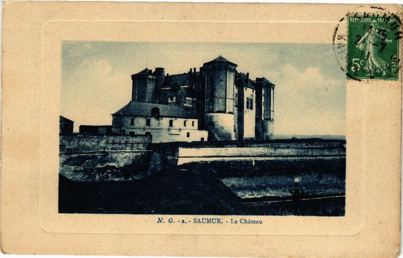 Carte postale ancienne Saumur - Le Chateau à Saumur