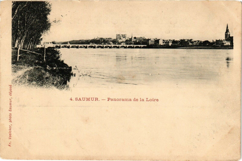 Carte postale ancienne Saumur - Panorama de la Loire à Saumur