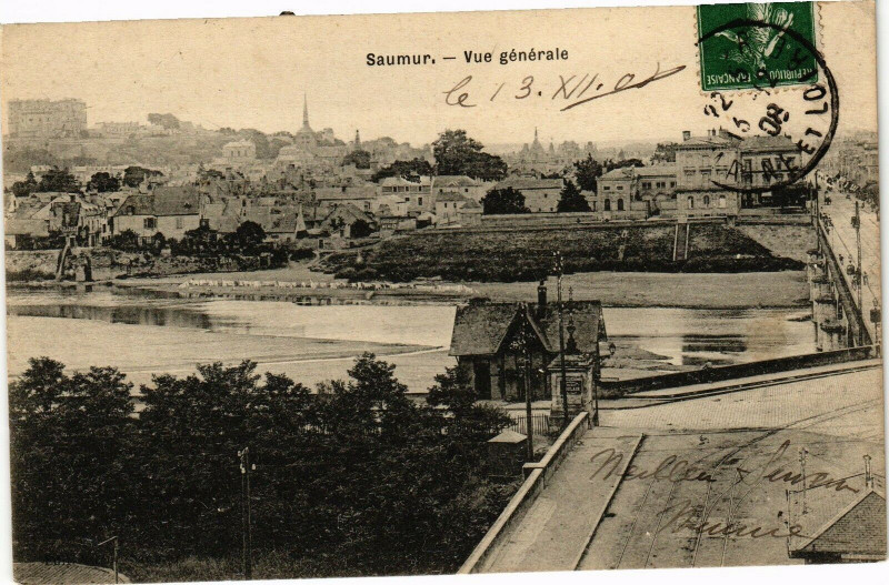 Carte postale ancienne Saumur - Vue générale à Saumur