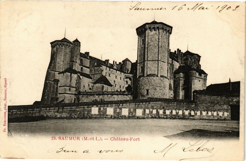 Carte postale ancienne Saumur (M.-e-L.) - Chateau Fort (16 Mai 1903) à Saumur