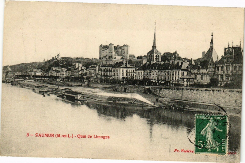 Carte postale ancienne Saumur - Quai de Limoges à Saumur