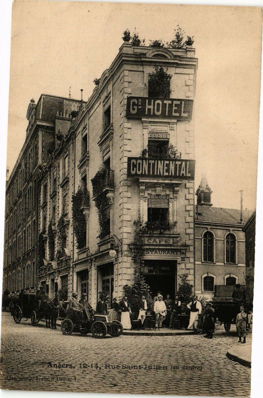Carte postale ancienne Angers Rue Saint-Julies (au d'entrée) à Angers