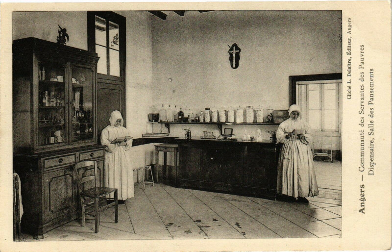 Carte postale ancienne Angers Communaure des Sevantes des Pauvres Dispensaire Salle... à Angers