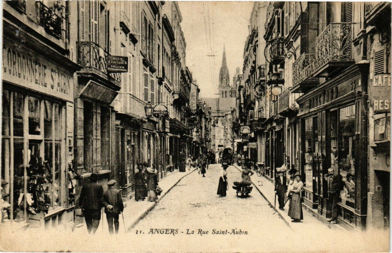 Carte postale ancienne Angers - La Rue Saint-Aubin à Angers