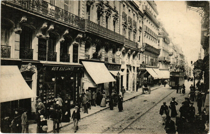 Carte postale ancienne R.Riviere phoin Angers à Angers