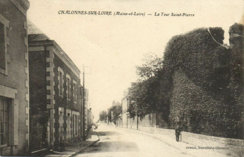 Carte postale ancienne Chalonnes-sur-Loire (Maine-et-Loire) - La Tour Saint-Pirre à Chalonnes-sur-Loire