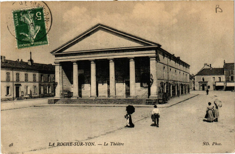 Carte postale ancienne La Roche-sur-Yon - Le Théatre à La Roche-sur-Yon