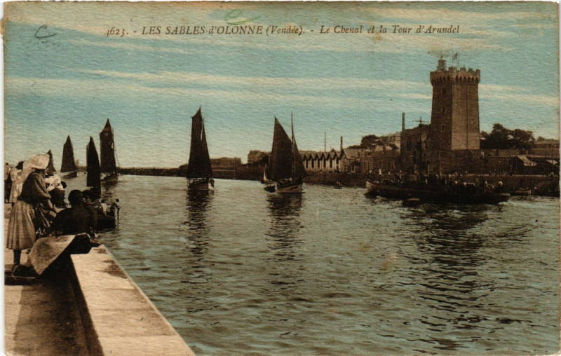 Carte postale ancienne Les Sables-d'Olonne - Le Chenal et la Tour d'Arundel aux Sables-d'Olonne