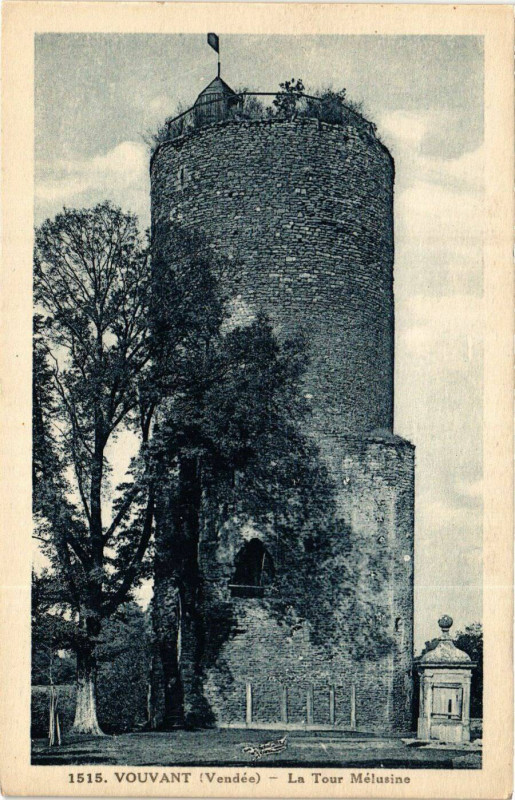 Carte postale ancienne Vouvant - La Tour Mélusine à Vouvant