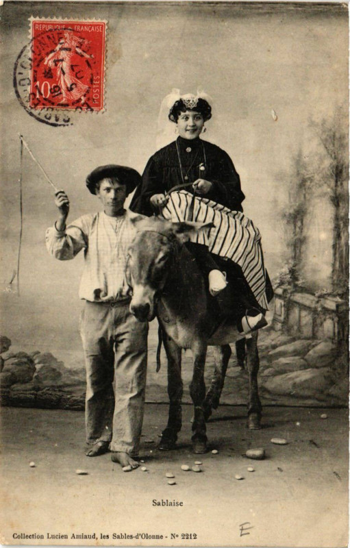 Carte postale ancienne Sablaise - Folklore - Type