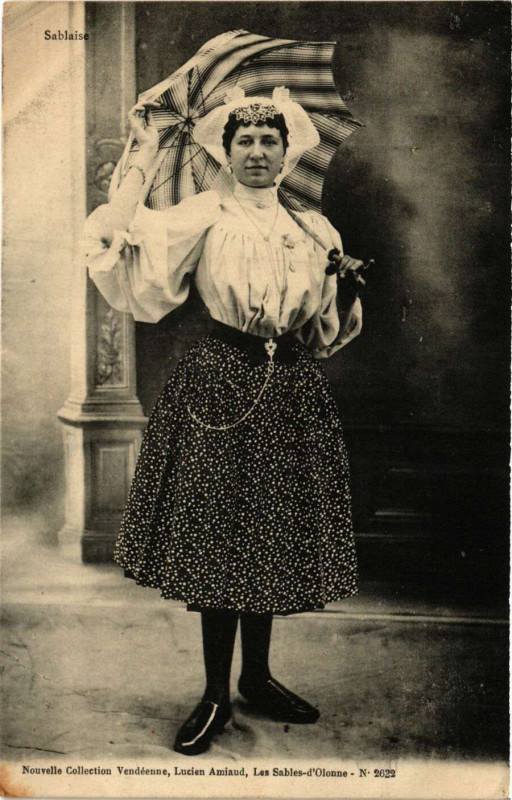 Carte postale ancienne Sablaise - Folklore - Type