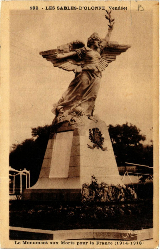 Carte postale ancienne Les Sables-d'Olonne - Le Monument aux Morts pour la France aux Sables-d'Olonne