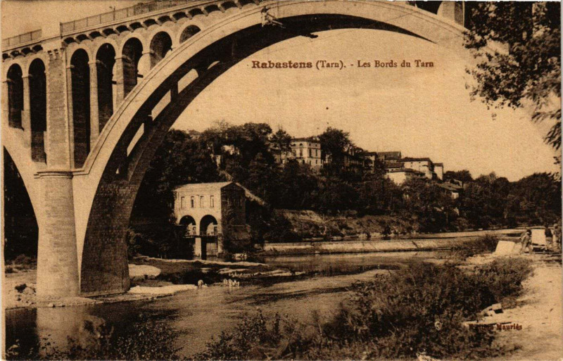Carte postale ancienne Rabastens - Les Bords du Tarn