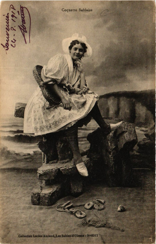 Carte postale ancienne Coquette Sablaise - Folklore