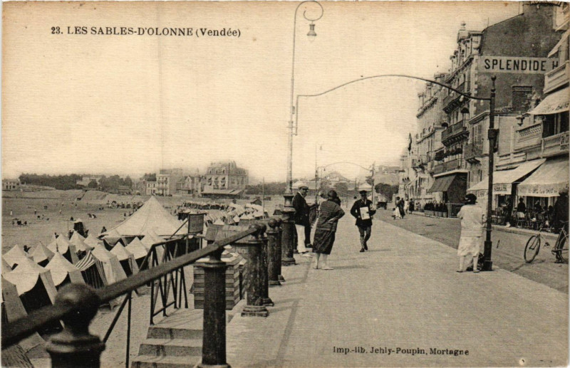 Carte postale ancienne Les Sables-d'Olonne - Rue - Scene aux Sables-d'Olonne