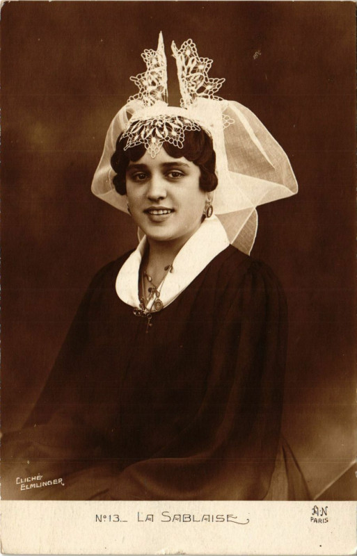 Carte postale ancienne La Sablaise - Folklore