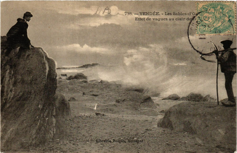Carte postale ancienne Les Sables-d'Olonne - Effet de vagues aux Sables-d'Olonne