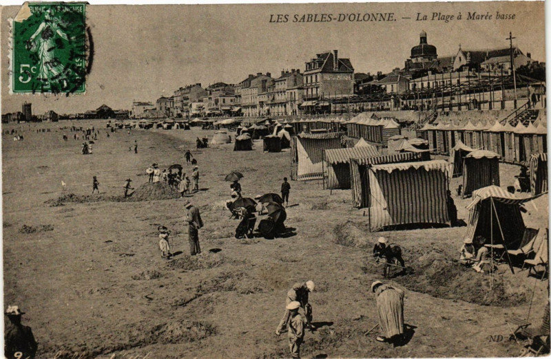 Carte postale ancienne Les Sables-d'Olonne - La Plage a Marée Basse aux Sables-d'Olonne