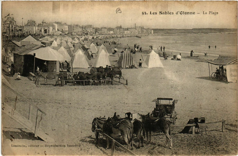 Carte postale ancienne Les Sables-d'Olonne - La Plage aux Sables-d'Olonne