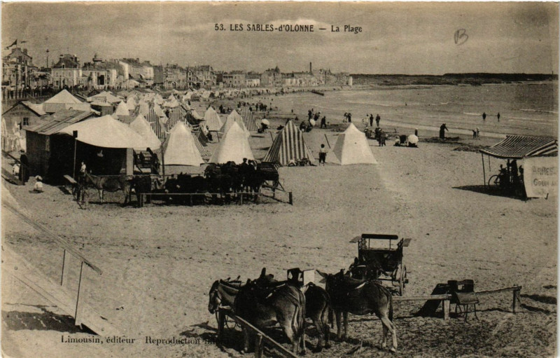 Carte postale ancienne Les Sables-d'Olonne - La Plage aux Sables-d'Olonne