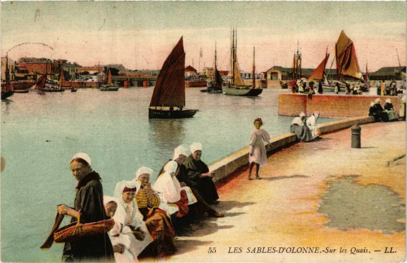 Carte postale ancienne Les Sables-d'Olonne - Sur les Quais aux Sables-d'Olonne