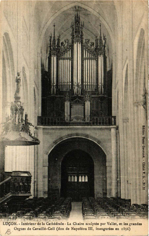 Carte postale ancienne Lucon - Intérieur de la Cathédrale à Luçon