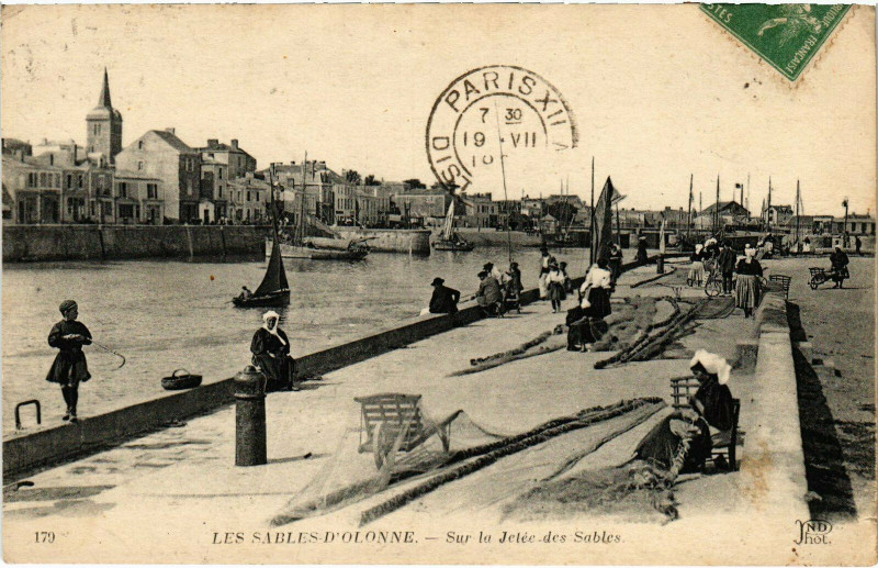 Carte postale ancienne Les Sables-d'Olonne - Sur la Jeléc-des-Sables aux Sables-d'Olonne