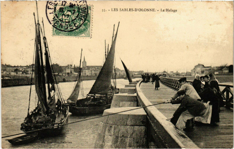 Carte postale ancienne Les Sables-d'Olonne - Le Halage aux Sables-d'Olonne