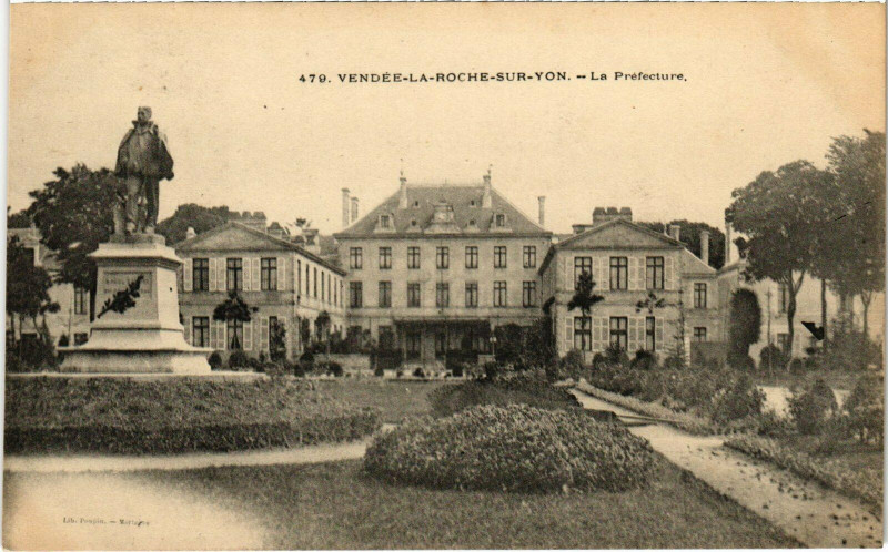 Carte postale ancienne Vendée-la-Roche-sur-Yon - La Préfecture à La Roche-sur-Yon