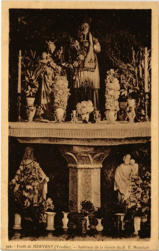 Carte postale ancienne Foret de Mervent - Intérieur de la Grotte à Mervent
