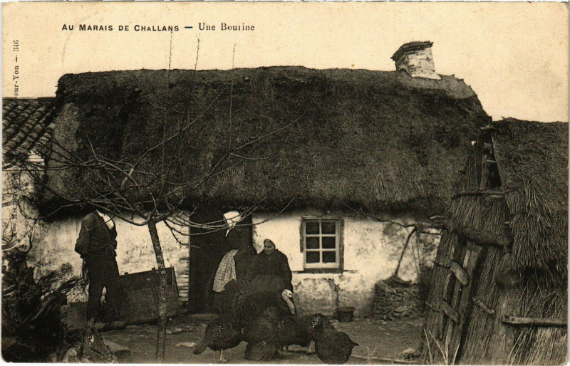 Carte postale ancienne Au Marais de Challans - Une Boutine à Challans