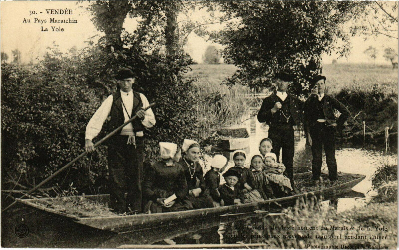Carte postale ancienne Vendée - Au Pays Maraichin - La Yole